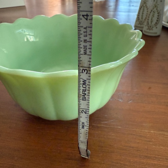 The Pioneer Woman Green Jadeite Scalloped Bowl - Picture 5 of 9